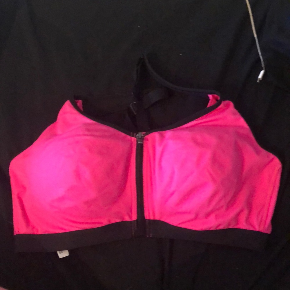 VS Knockout Sports Bra